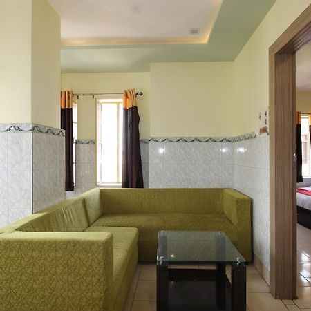 Hotel O Blue Diamond Váránaszi Kültér fotó